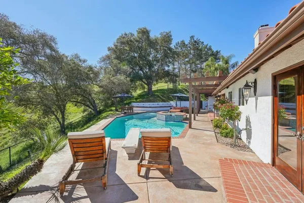 $1,499,900 | 707 Live Oak Park Road South, Fallbrook, CA 92028