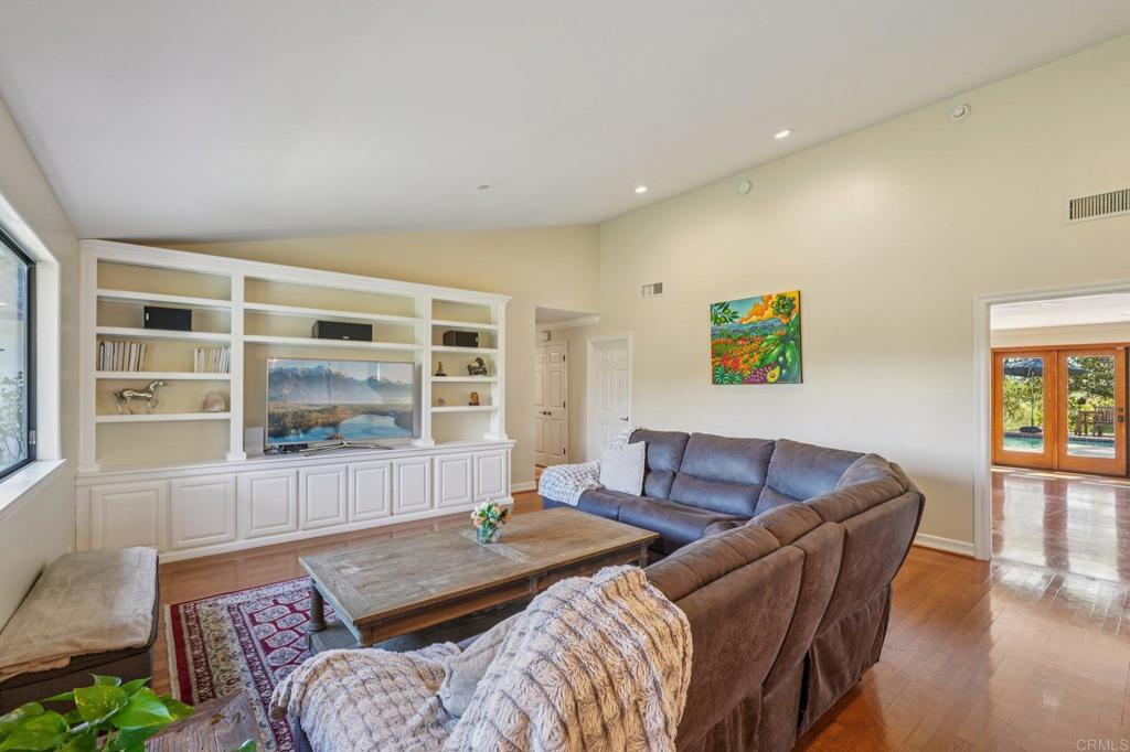 707 Live Oak Park Road South Fallbrook, CA 92028 - Photo 6 of 49