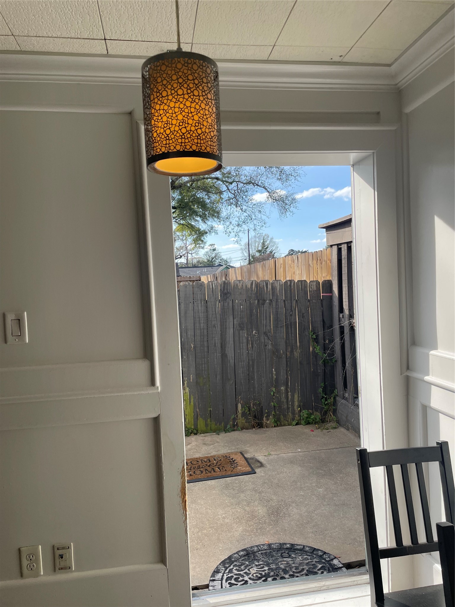 434 Lenard Street, Unit F Houston, TX 77009 - Photo 9 of 15 a view of a door and a window