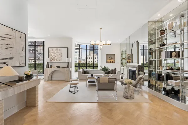 $4,000,000 | 24 West 55th Street, Unit PHC | Midtown Central
