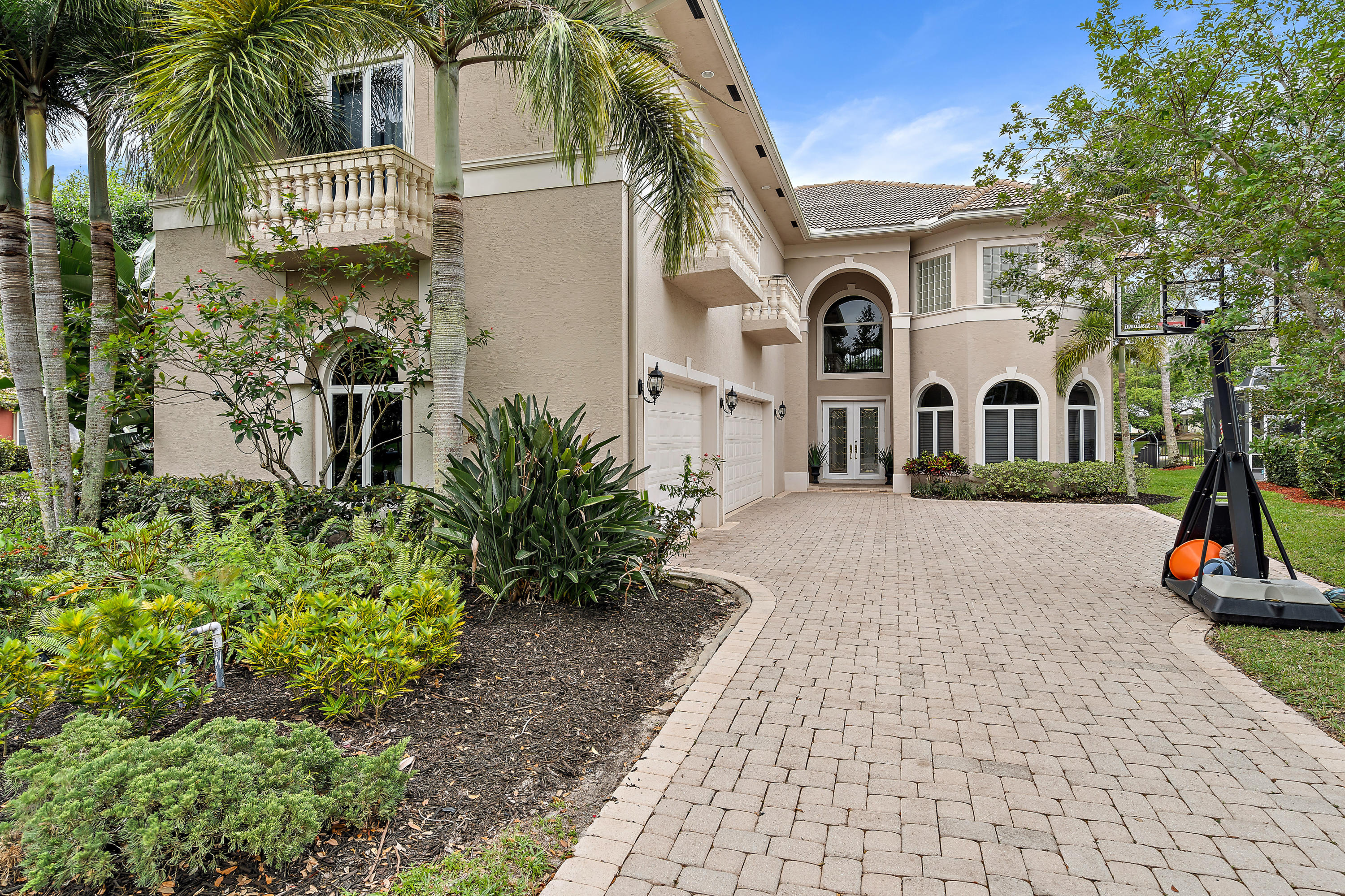 8871 Southeast Compass Island Way Jupiter, FL 33458 - Photo 2 of 63 002-8871SECompassIslandWay-Jupiter-FL-33