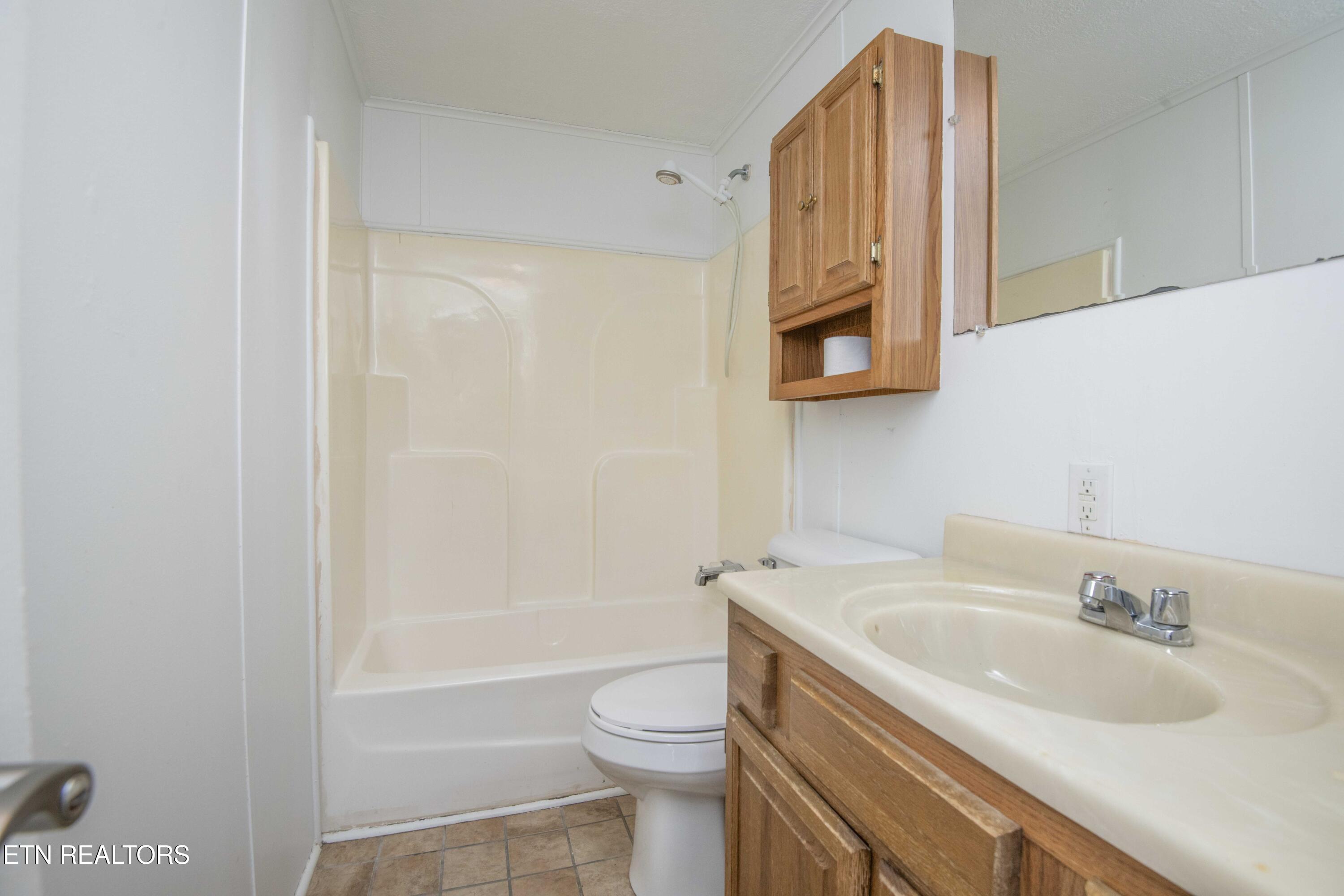 212 Meyers Grove Road New Tazewell, TN 37825 - Photo 13 of 59 second bath_1