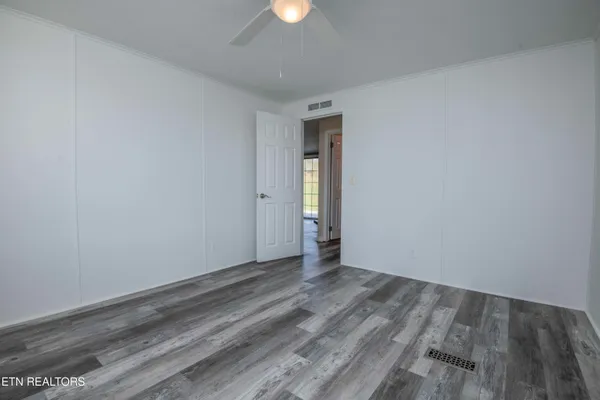 $749,900 | 212 Meyers Grove Road, New Tazewell, TN 37825