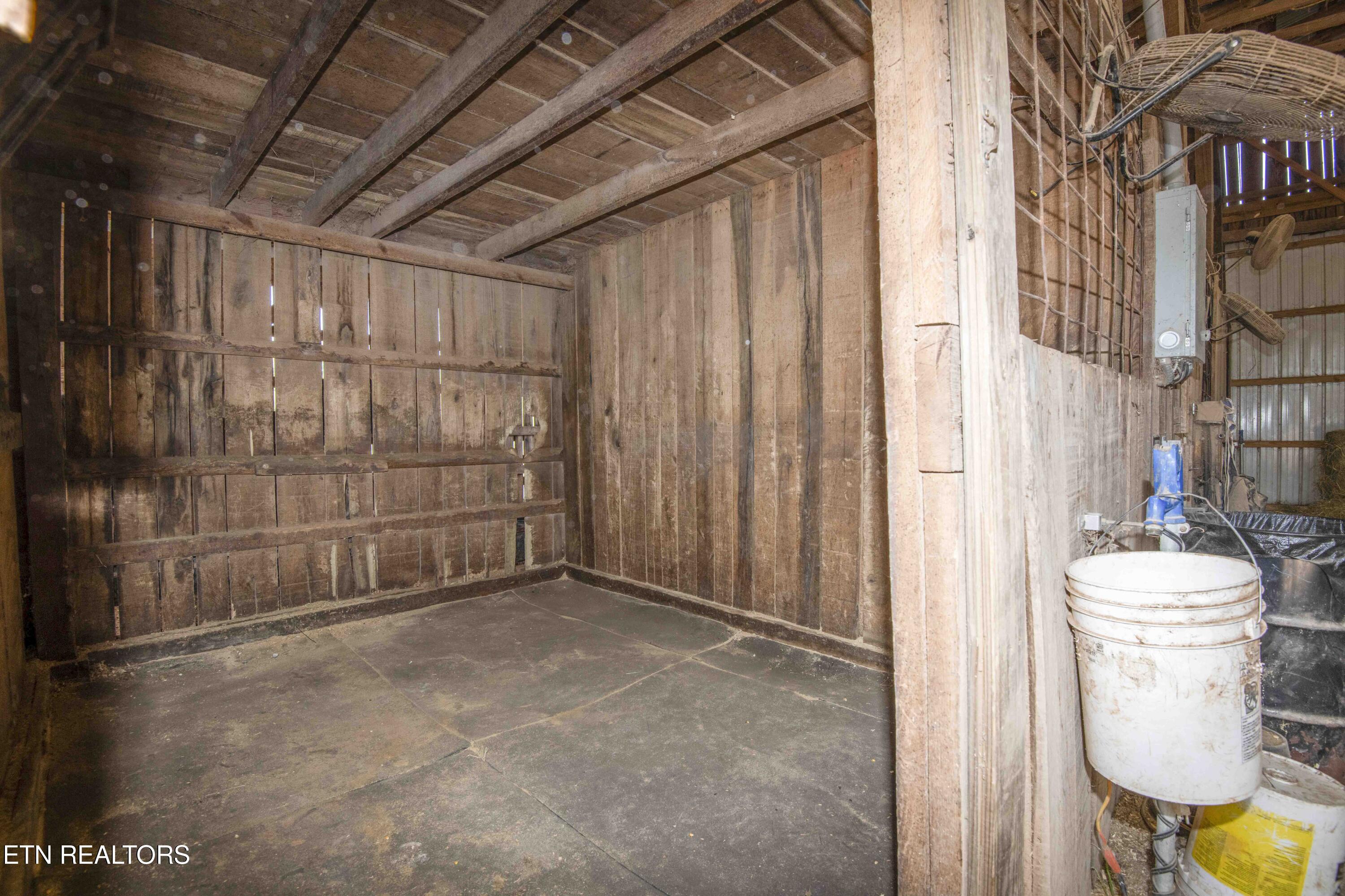 212 Meyers Grove Road New Tazewell, TN 37825 - Photo 28 of 59 barn 3_1