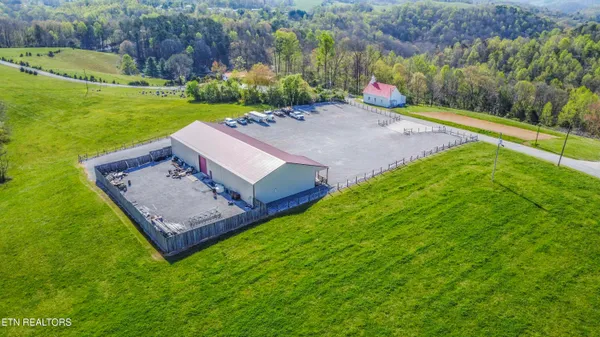 $749,900 | 212 Meyers Grove Road, New Tazewell, TN 37825