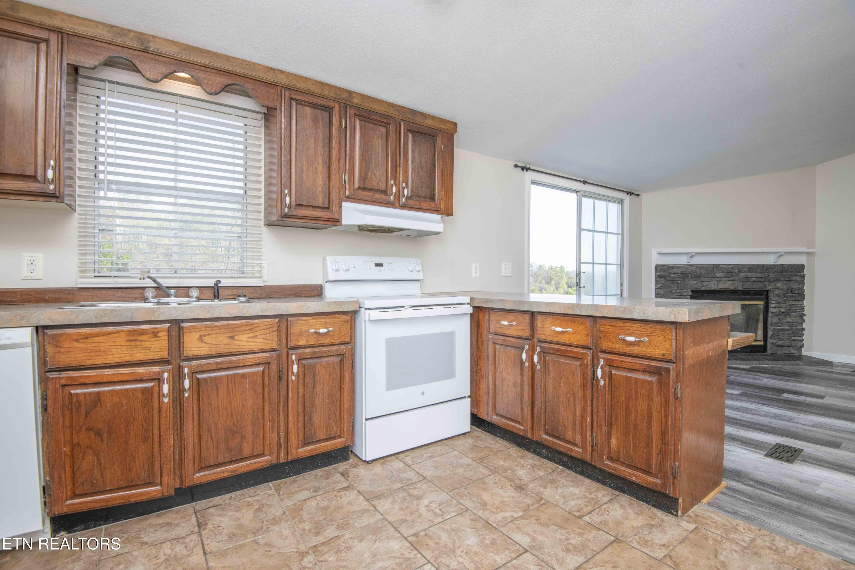 212 Meyers Grove Road New Tazewell, TN 37825 - Photo 6 of 59 kitchen 3_1