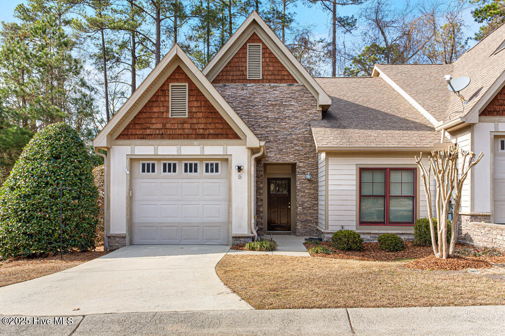 5 Elk Ridge Lane Southern Pines, NC 28387 - Photo 1 of 31 5 Elk Ridge Ln-2-LR-JFP-2