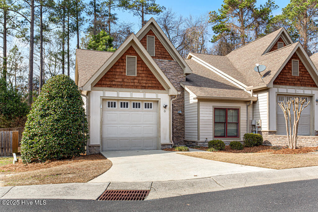 5 Elk Ridge Lane Southern Pines, NC 28387 - Photo 2 of 31 5 Elk Ridge Ln-2-LR-JFP-1