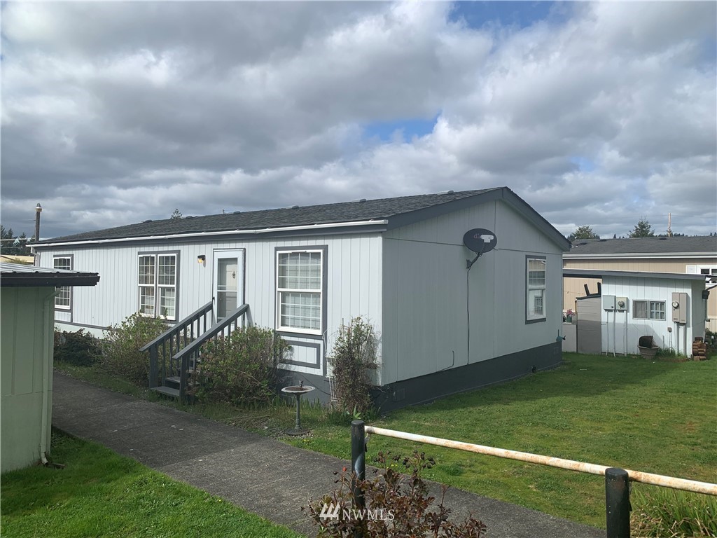 1529 Bishop Road, Unit D Chehalis, WA 98532 - Photo 1 of 8