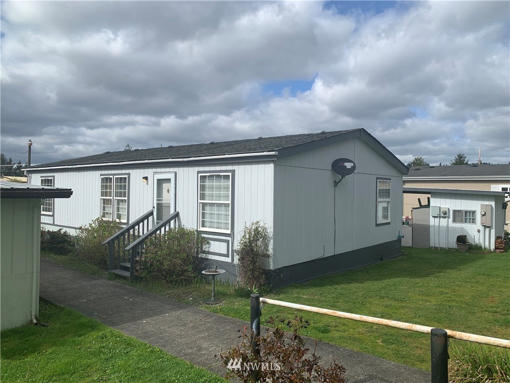 1529 Bishop Road, Unit D Chehalis, WA 98532 - Photo 3 of 8