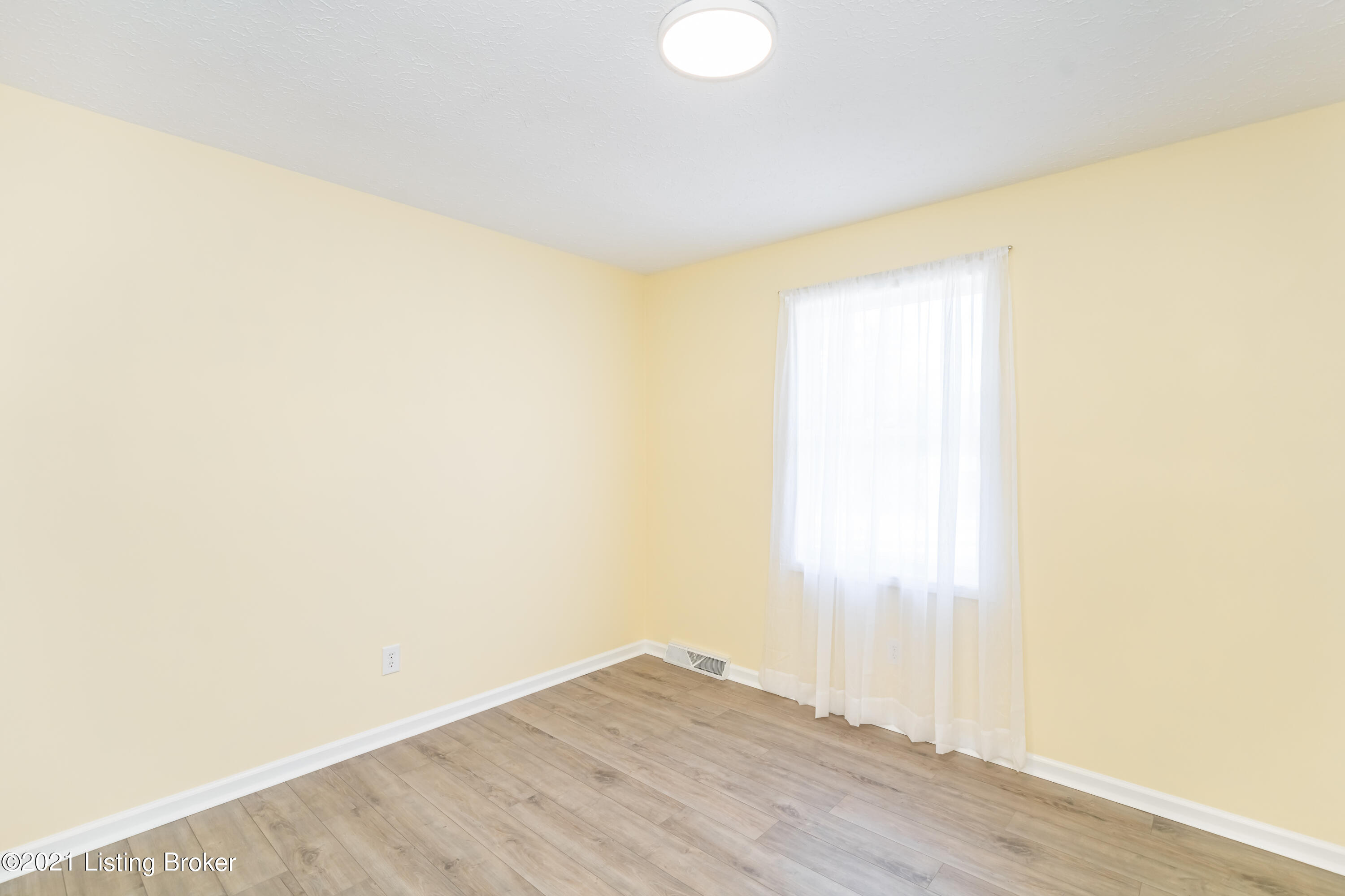 4670 Hopewell Road Louisville, KY 40299 - Photo 15 of 33 4670 Hopewell Rd L-5