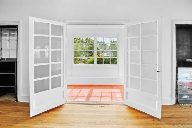 $1,100,000 | 72 Hamilton Avenue, New Rochelle, NY 10801