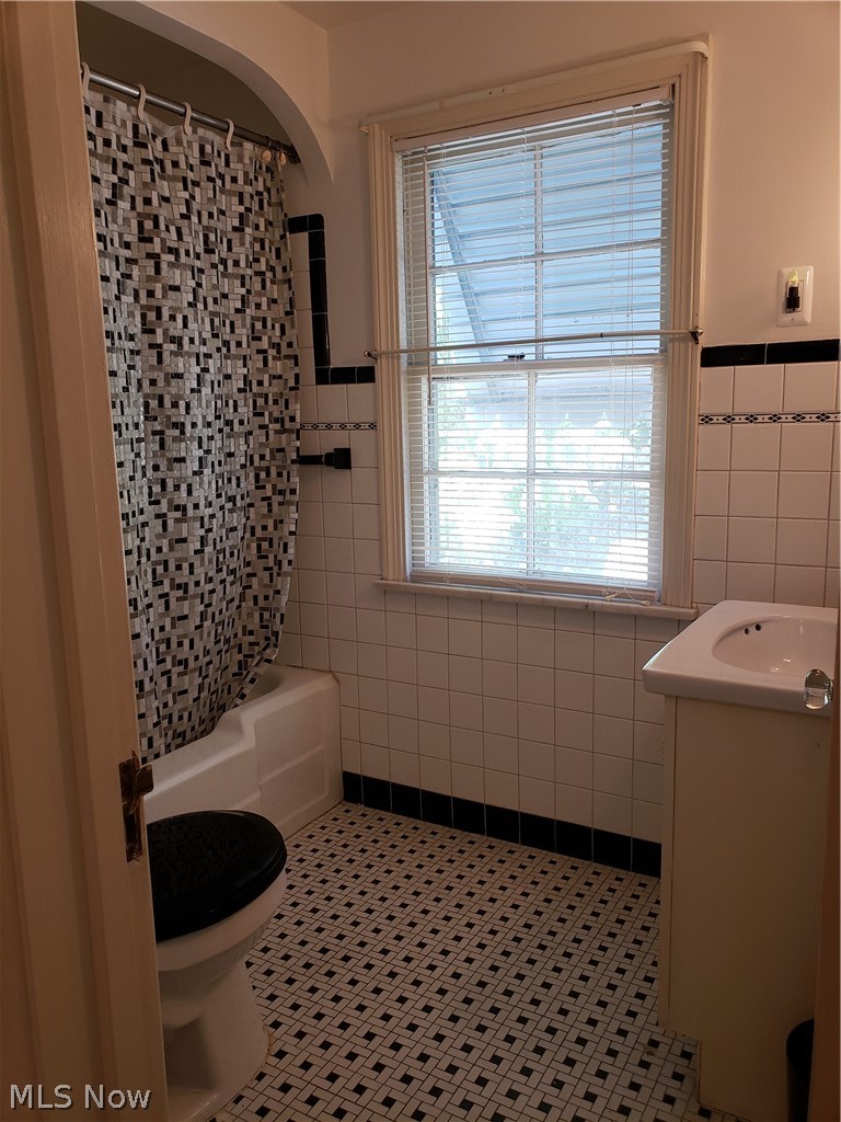 1162 Castleton Road Cleveland Heights, OH 44121 - Photo 16 of 25