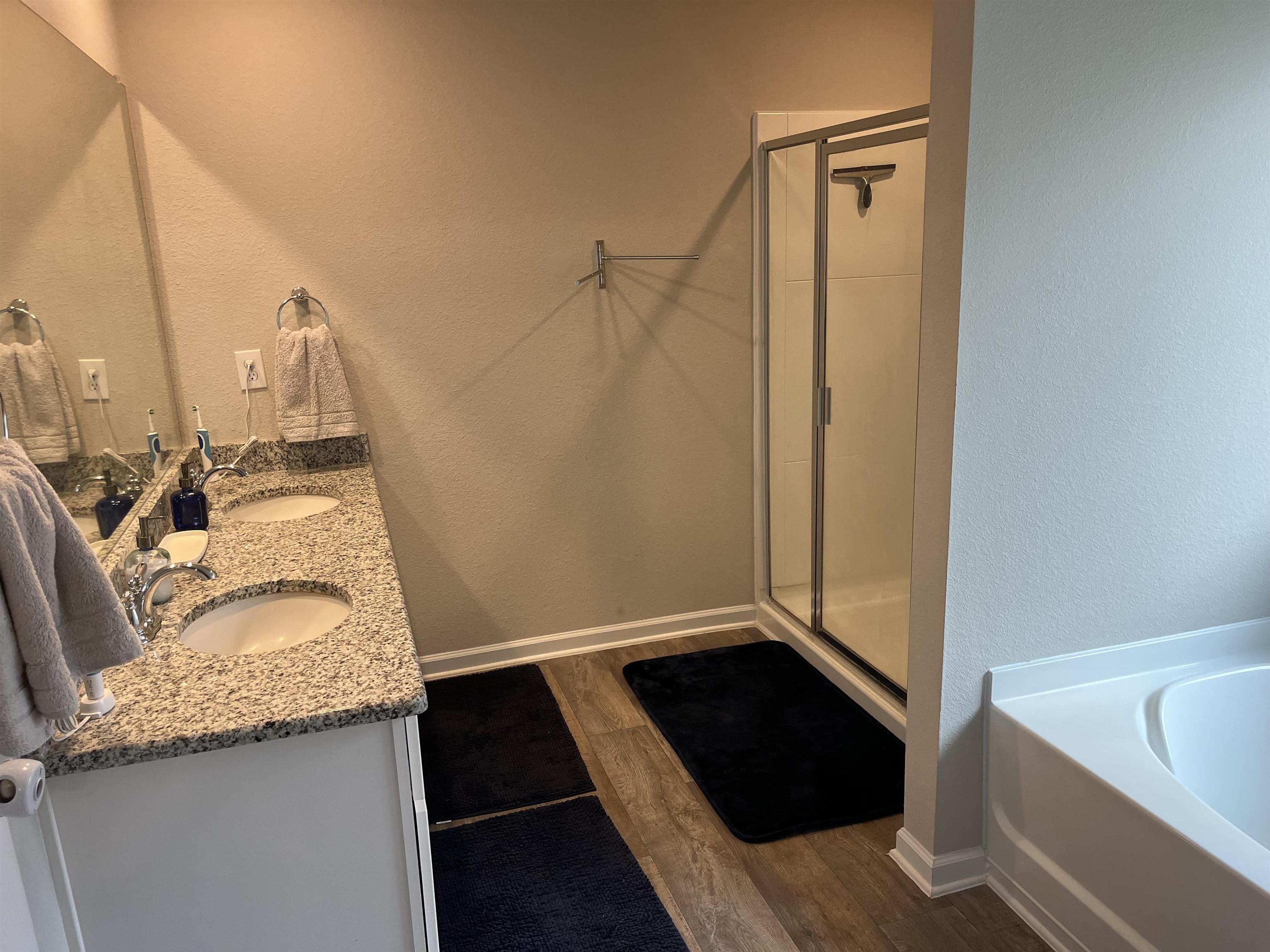 7952 Irwin Loop Daphne, AL 36526 - Photo 9 of 22 Bathroom