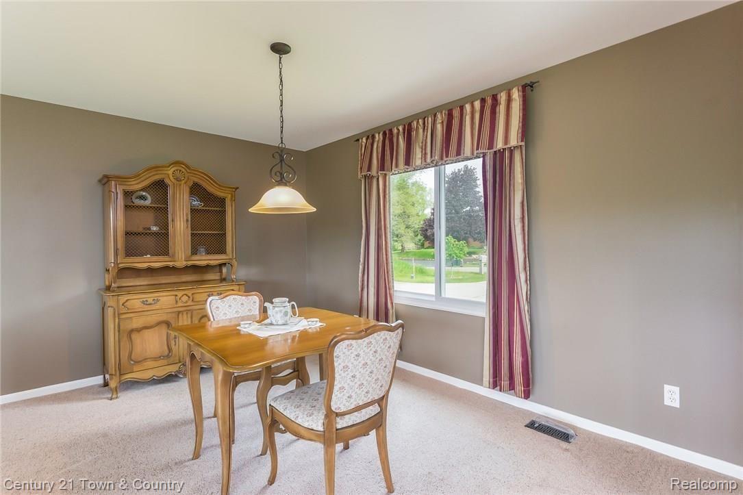 9201 Davisburg Road Clarkston, MI 48348 - Photo 5 of 22 Dining Room