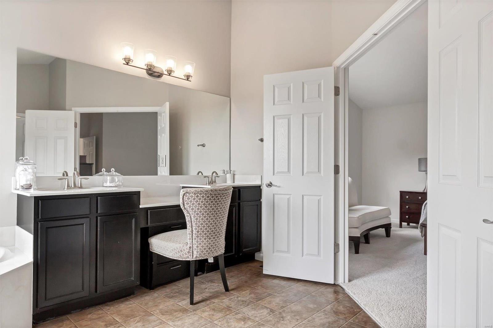 906 Palomino Path High Ridge, MO 63049 - Photo 38 of 41