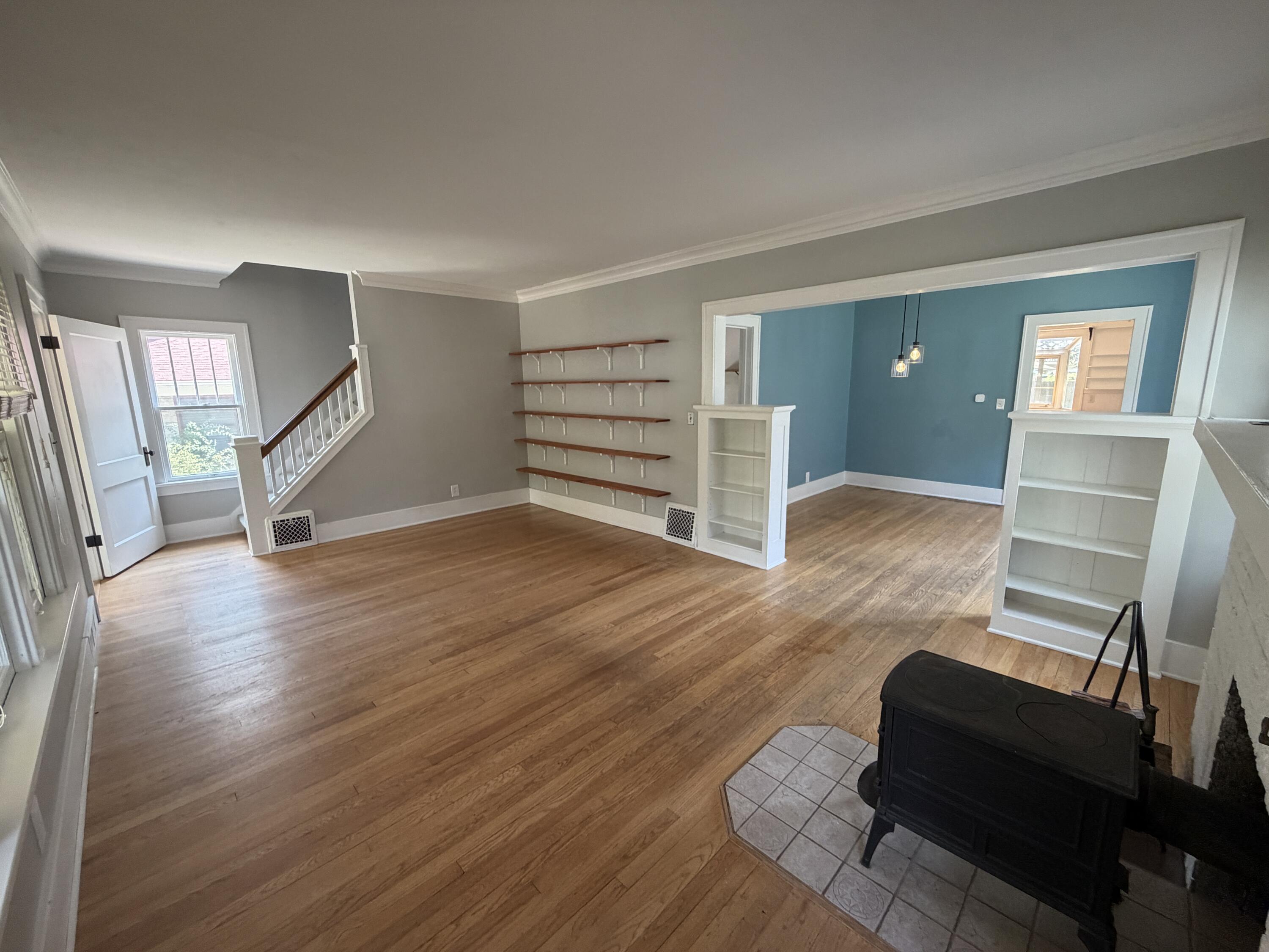 321 Inkster Avenue Kalamazoo, MI 49001 - Photo 14 of 48 Living Room