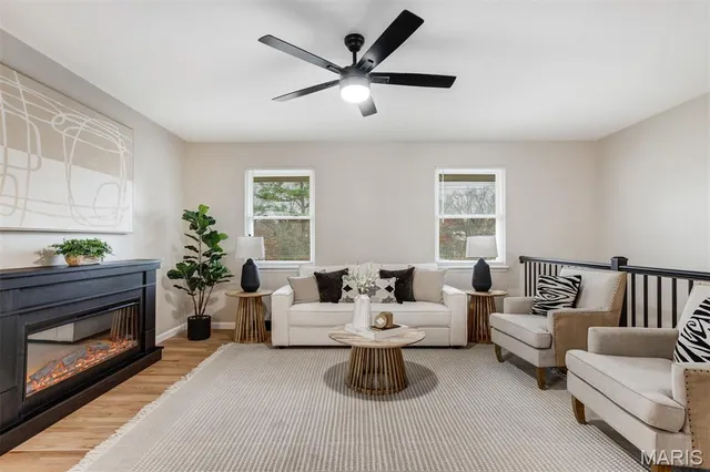 $339,000 | 915 Trianon Lane, Ballwin, MO 63011