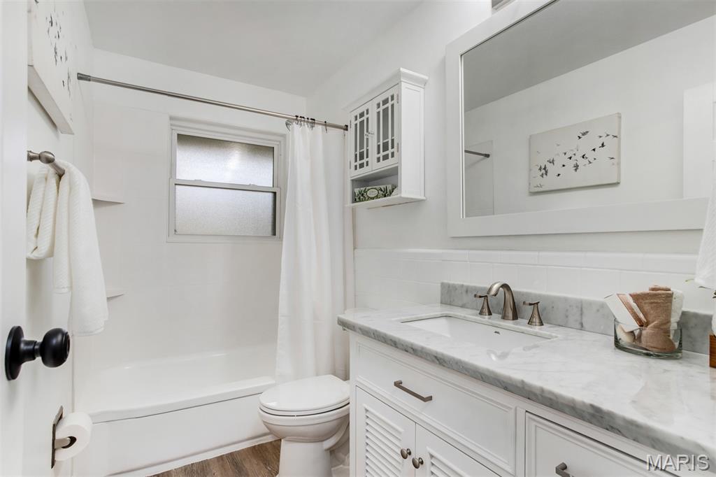 915 Trianon Lane Ballwin, MO 63011 - Photo 32 of 53