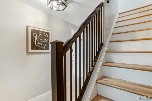 $339,000 | 915 Trianon Lane, Ballwin, MO 63011