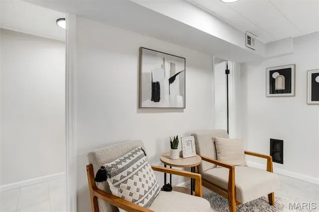 $339,000 | 915 Trianon Lane, Ballwin, MO 63011