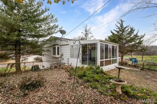 $339,000 | 915 Trianon Lane, Ballwin, MO 63011