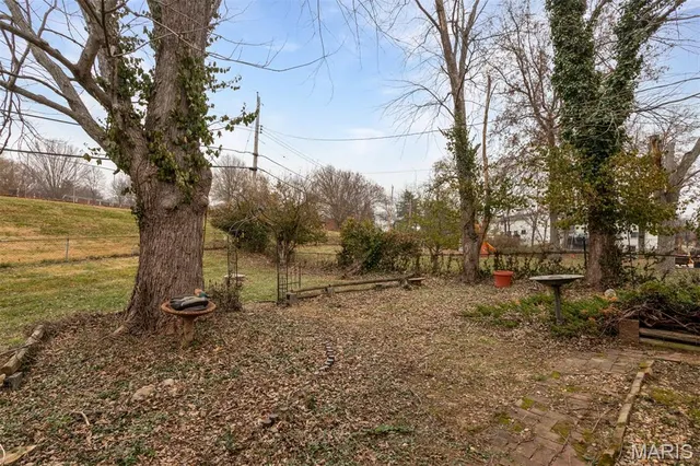 $339,000 | 915 Trianon Lane, Ballwin, MO 63011