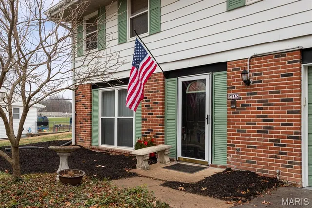 $339,000 | 915 Trianon Lane, Ballwin, MO 63011