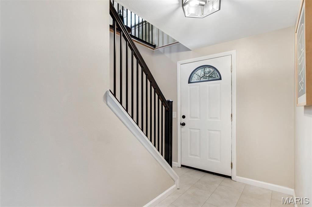 915 Trianon Lane Ballwin, MO 63011 - Photo 8 of 53