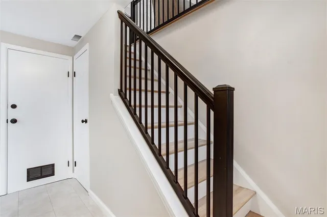 $339,000 | 915 Trianon Lane, Ballwin, MO 63011