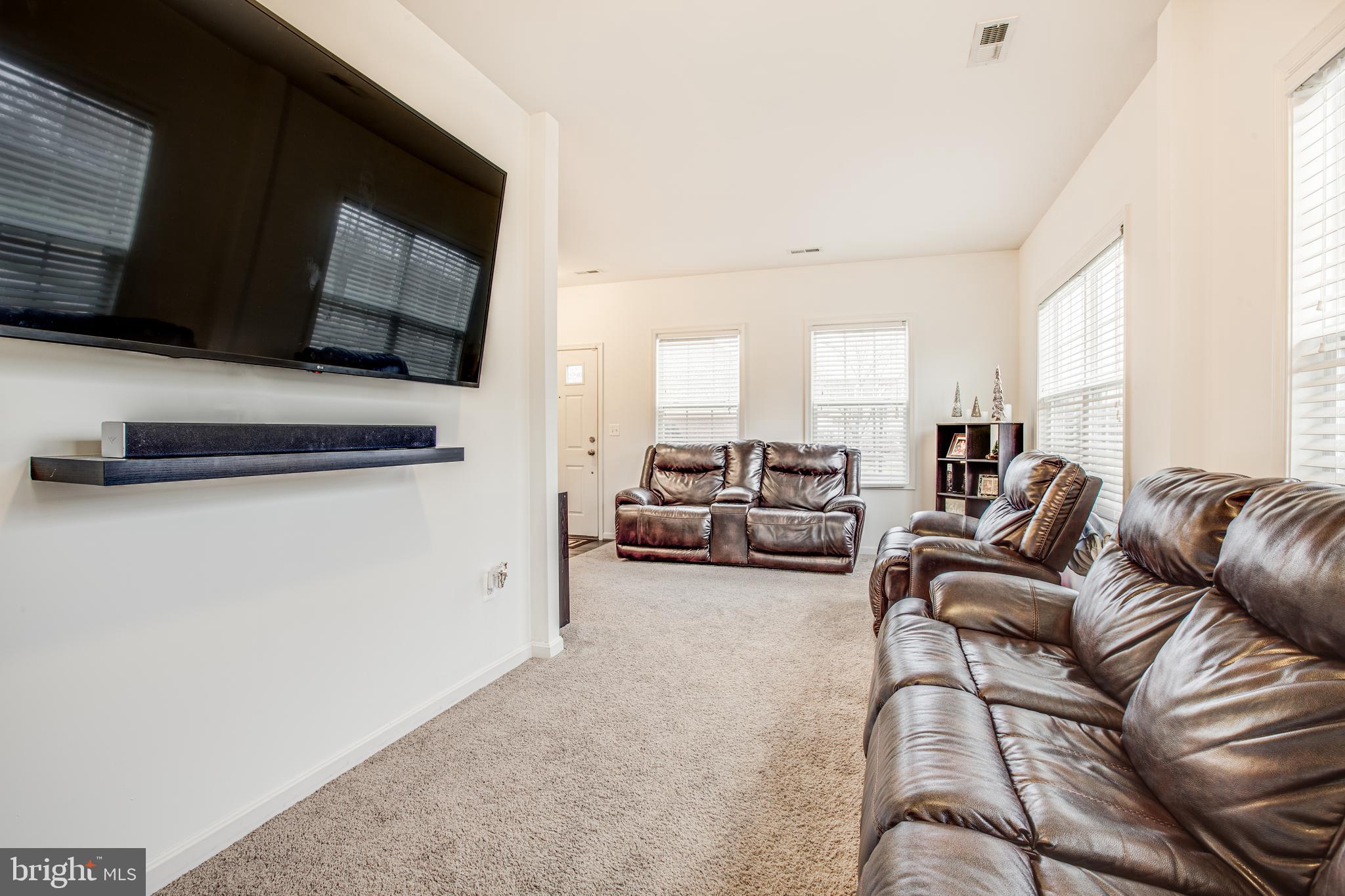 17276 Library Boulevard Ruther Glen, VA 22546 - Photo 6 of 34 living room