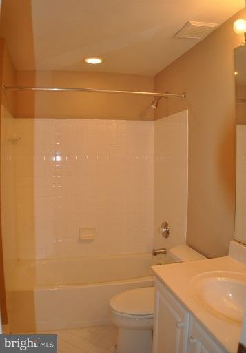7420 Spring Summit Road Springfield, VA 22150 - Photo 9 of 30 Bath #3