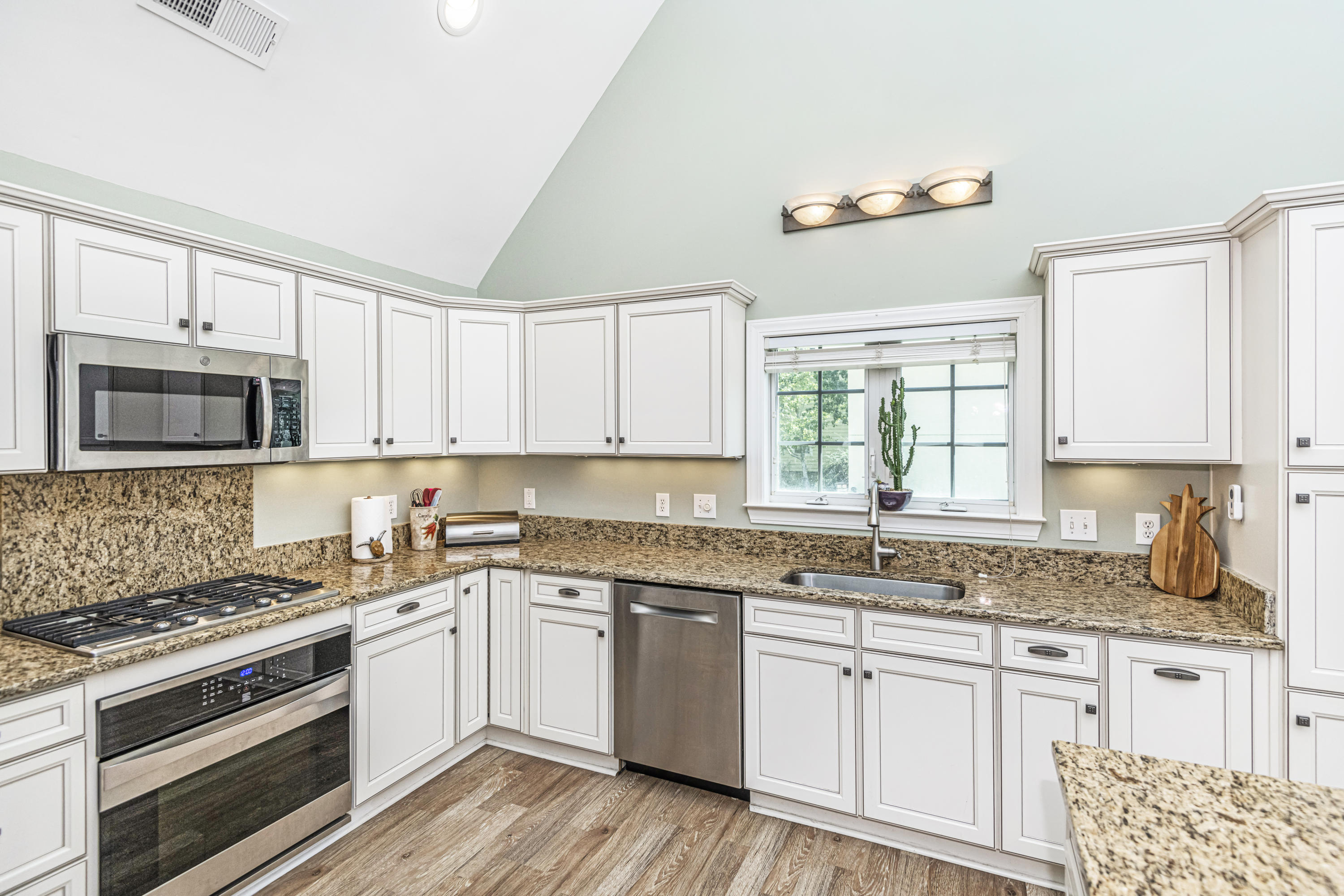 429 Commonwealth Road Mount Pleasant, SC 29466 - Photo 23 of 48 429 commonwealth 15