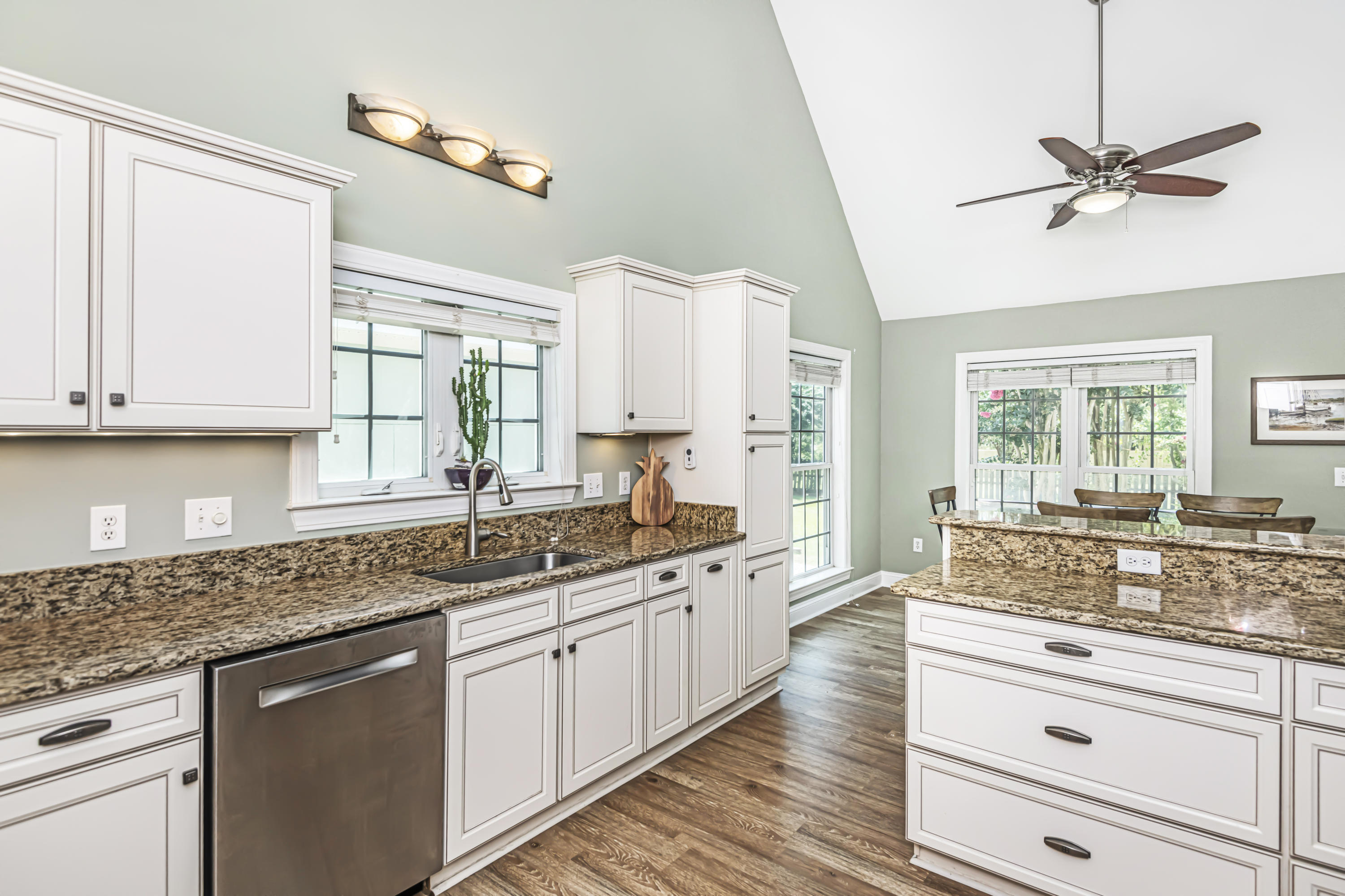 429 Commonwealth Road Mount Pleasant, SC 29466 - Photo 24 of 48 429 commonwealth 12
