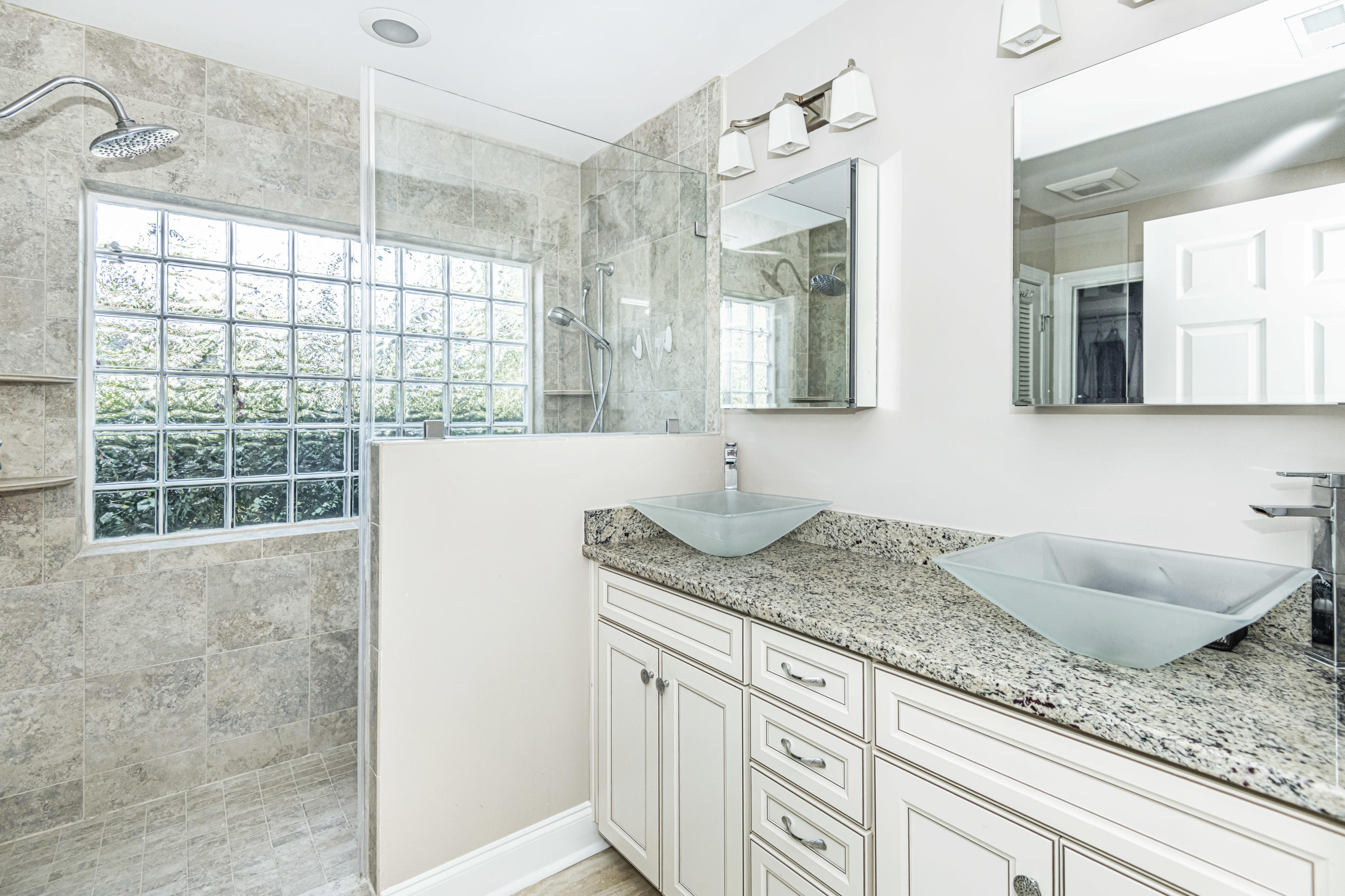 429 Commonwealth Road Mount Pleasant, SC 29466 - Photo 33 of 48 Master Bath