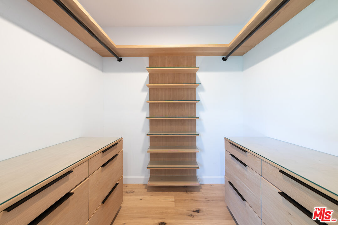 5970 Balcom Avenue Encino, CA 91316 - Photo 13 of 21