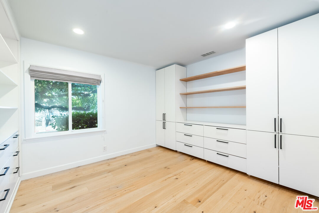 5970 Balcom Avenue Encino, CA 91316 - Photo 14 of 21