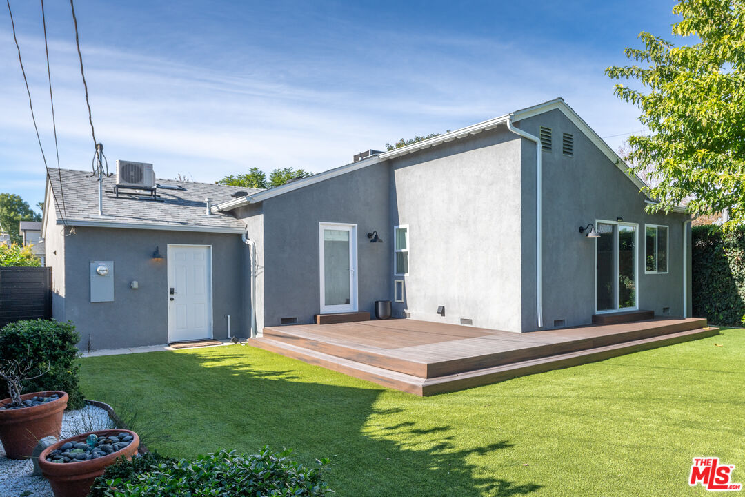 5970 Balcom Avenue Encino, CA 91316 - Photo 19 of 21