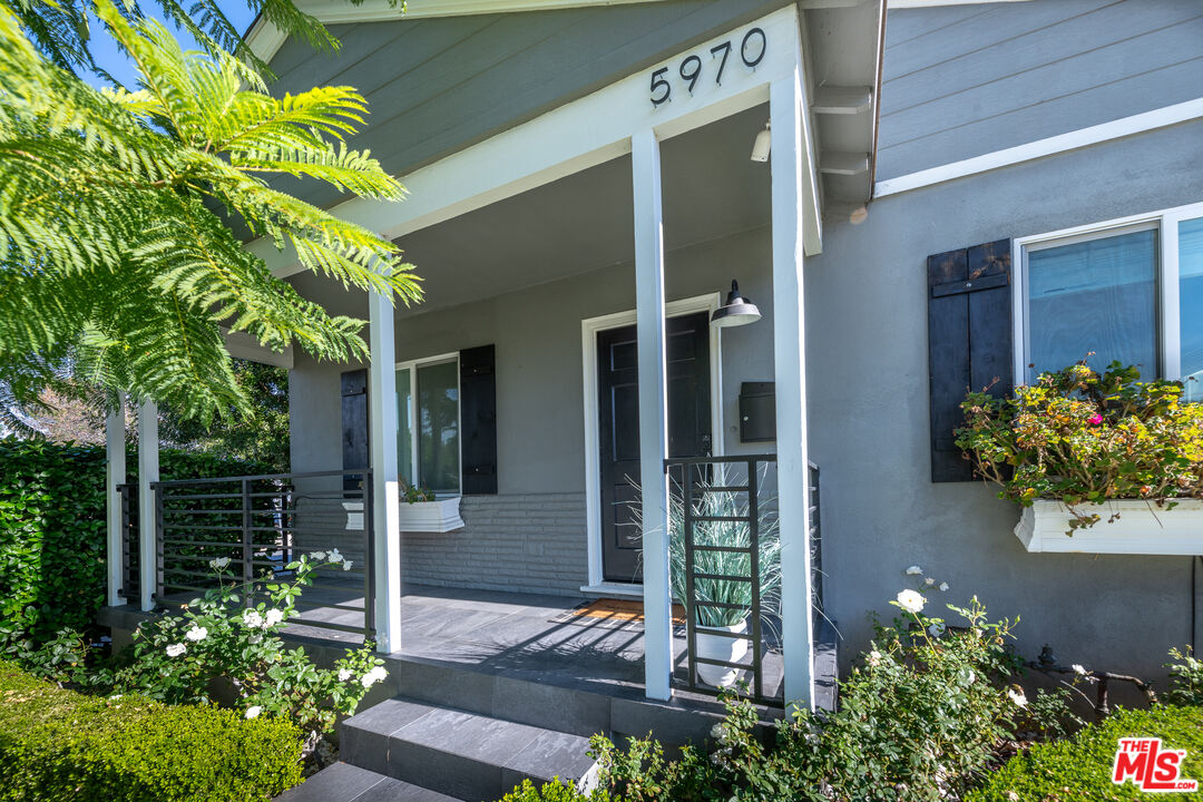 5970 Balcom Avenue Encino, CA 91316 - Photo 3 of 21