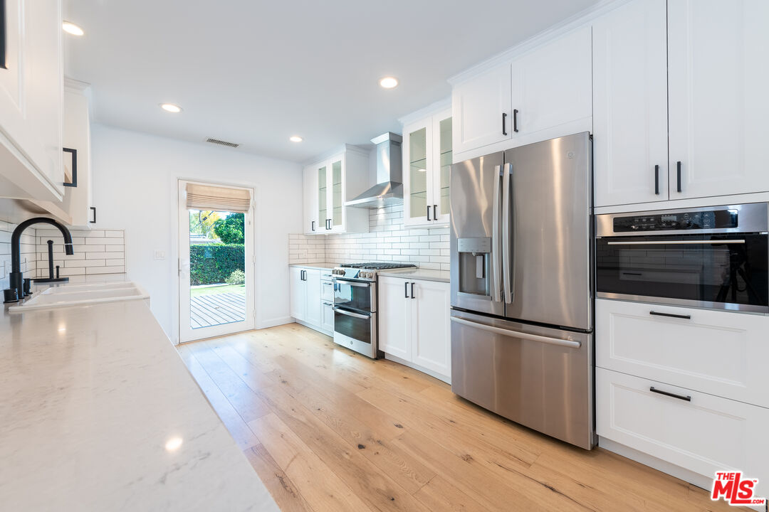 5970 Balcom Avenue Encino, CA 91316 - Photo 10 of 21