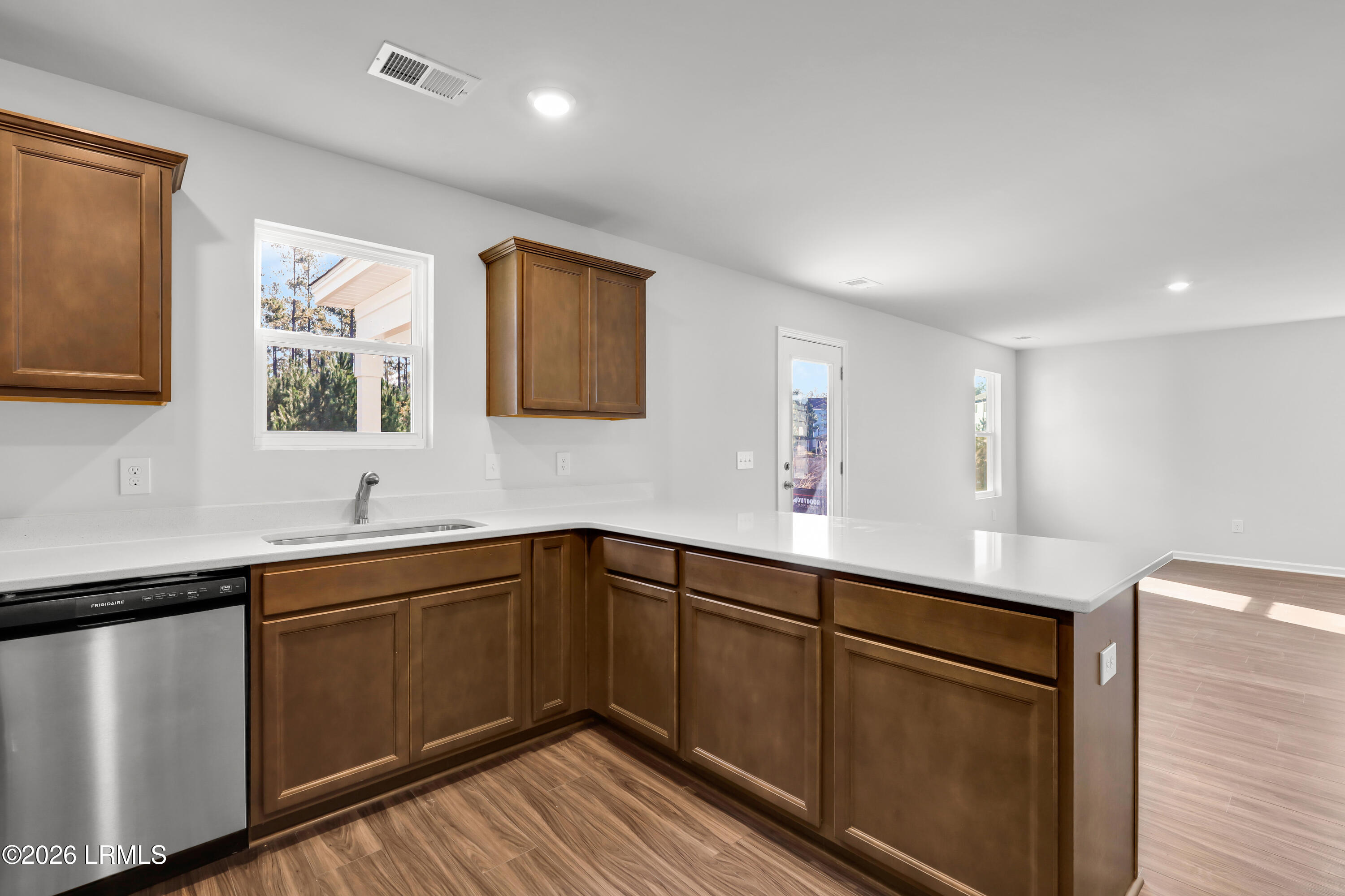 529 Waters Edge Way Hardeeville, SC 29927 - Photo 8 of 27 FMWeb06