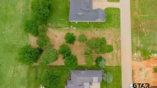 a view of an outdoor space
