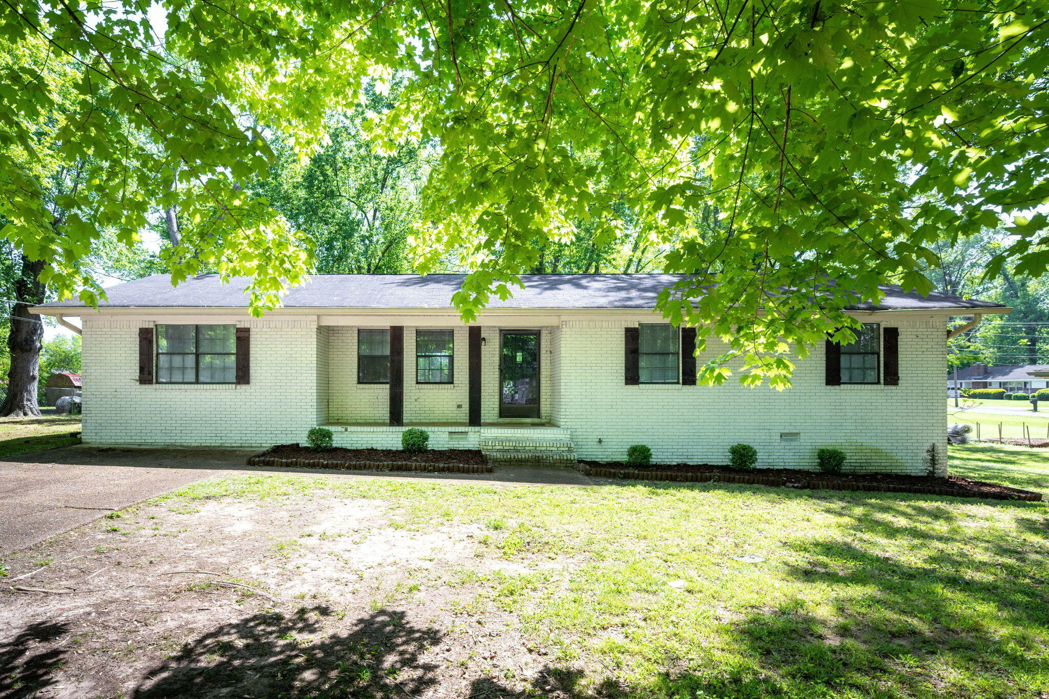 5904 Pinelawn Drive Chattanooga, TN 37421 - Photo 1 of 31 1-web-or-mls-DSC_8058