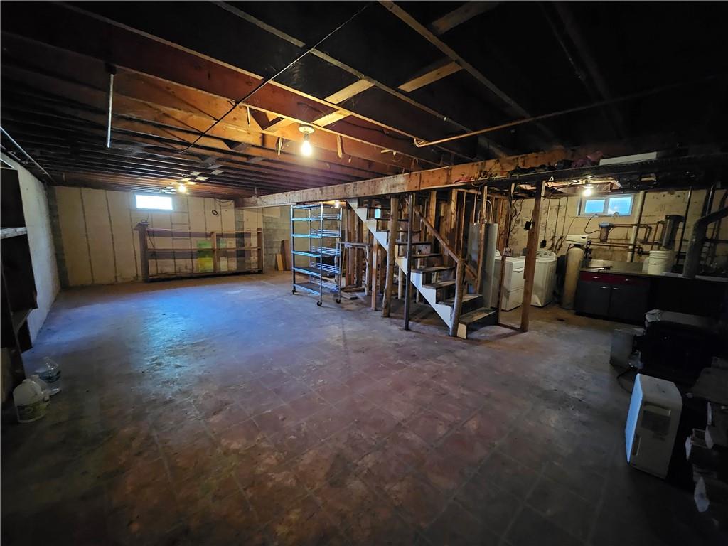 734 Torpedo Road Pittsfield, PA 16340 - Photo 28 of 33 a view of an empty room with gym equipment