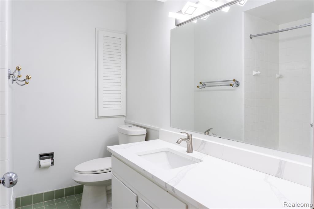 30540 North Greenbriar Road Franklin, MI 48025 - Photo 19 of 48