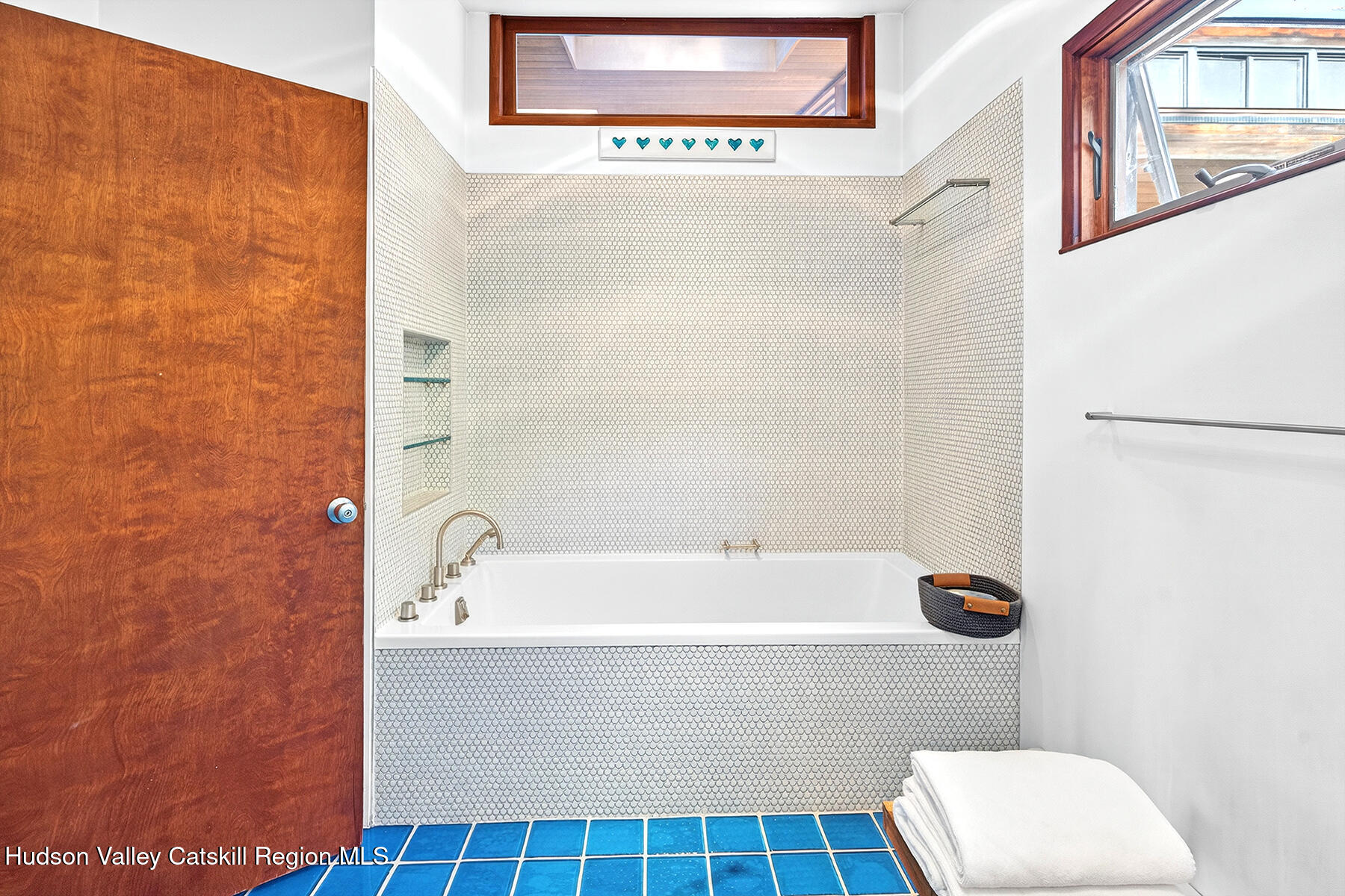 289 Upper Byrdcliffe Road Woodstock, NY 12498 - Photo 22 of 49 42 blue bath2