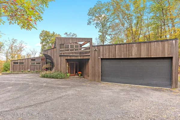 $3,500,000 | 289 Upper Byrdcliffe Road, Woodstock, NY 12498