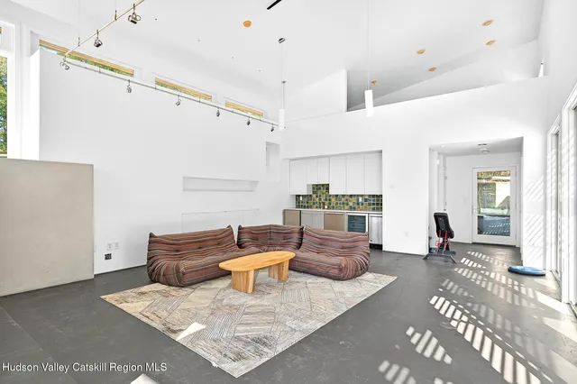 $3,500,000 | 289 Upper Byrdcliffe Road, Woodstock, NY 12498