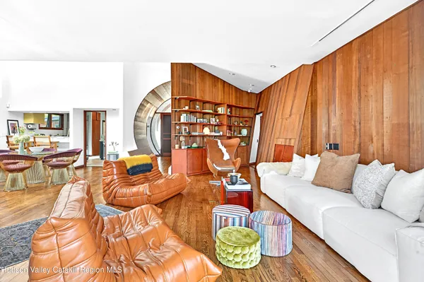 $3,500,000 | 289 Upper Byrdcliffe Road, Woodstock, NY 12498