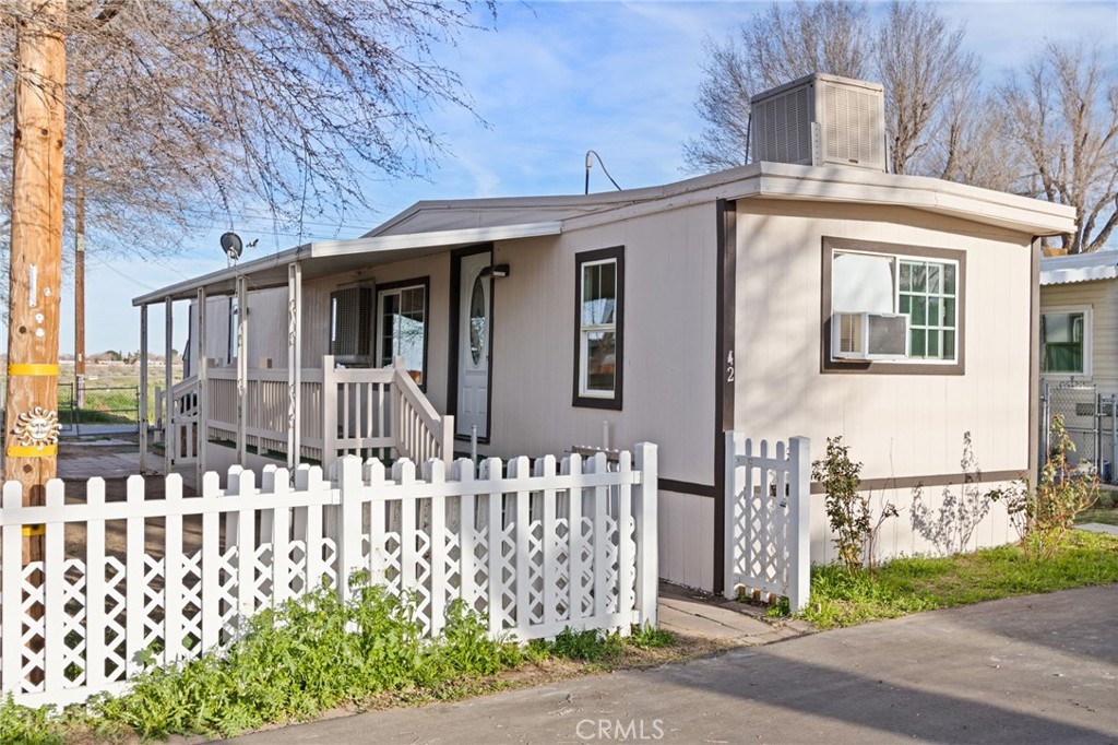 45446 7th Street, Unit 42 Lancaster, CA 93535 - Photo 1 of 16